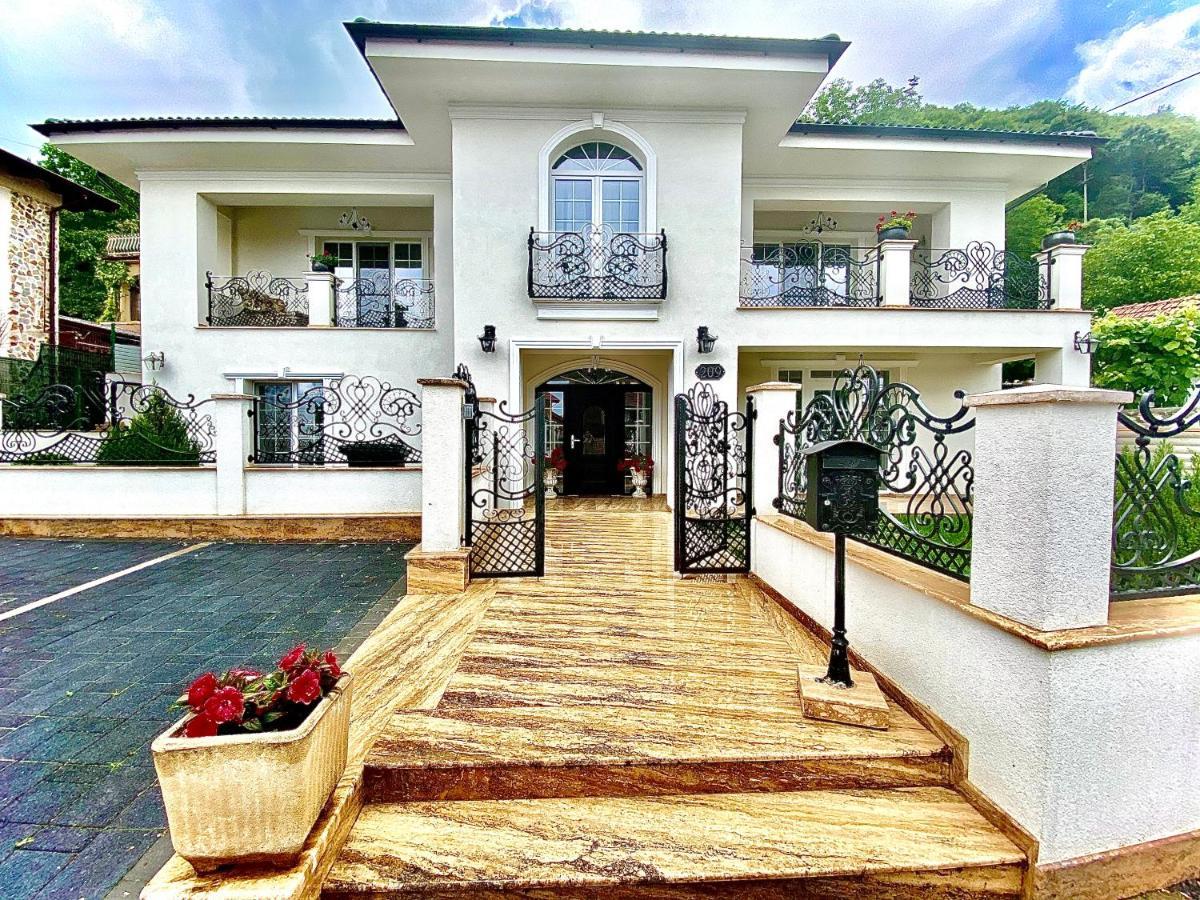 Sarada Boutique Luxury Apartment Deva Exteriér fotografie