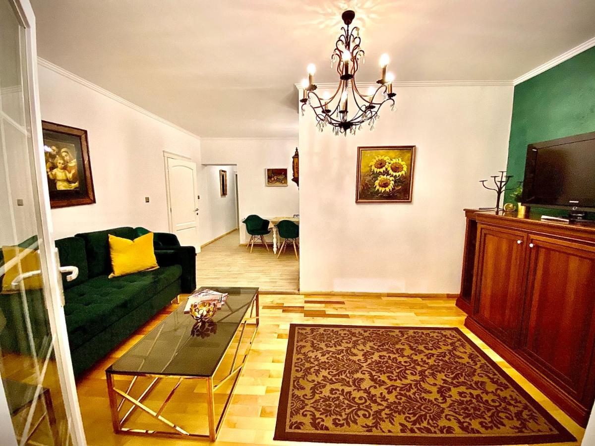 Sarada Boutique Luxury Apartment Deva Exteriér fotografie