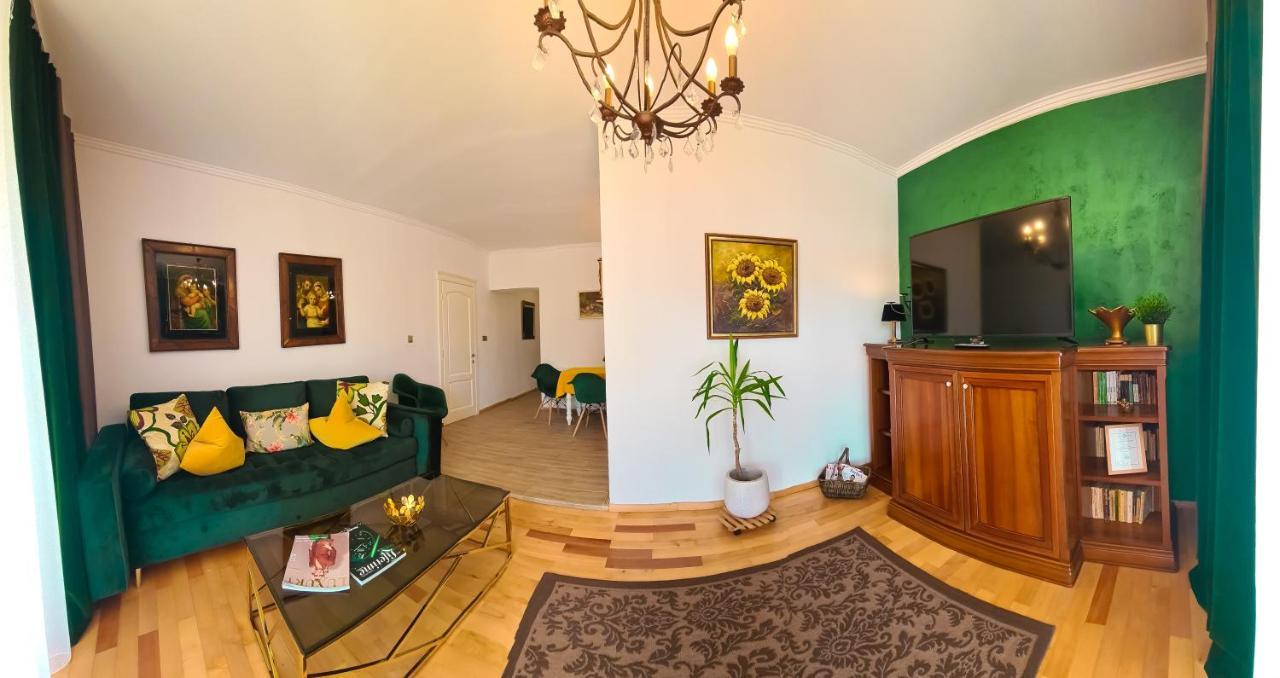 Sarada Boutique Luxury Apartment Deva Exteriér fotografie